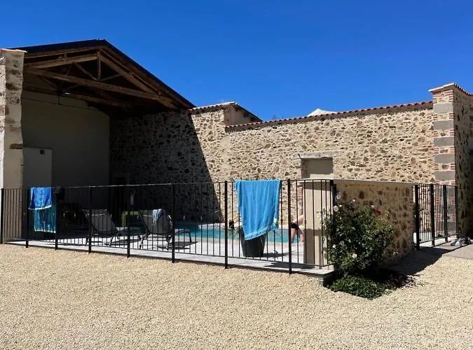 De La Foye - La Couleur Des Prés Hébergement de vacances *